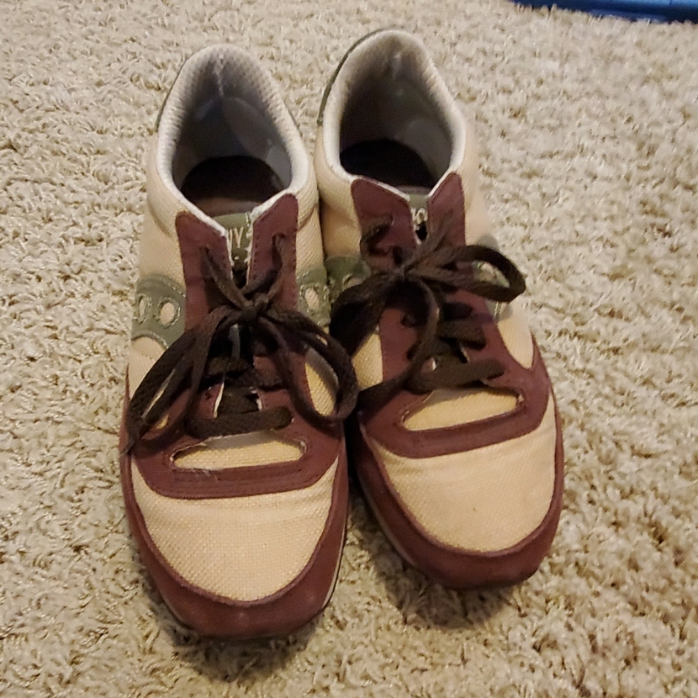 Saucony jazz low profile vegan tennis shoes